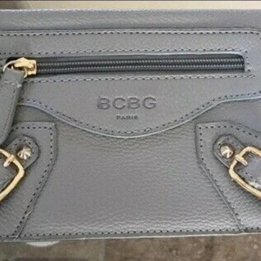 BCBG Paris Gray Textured Leather Goldtone Accent Embroidered Wristlet Purse New